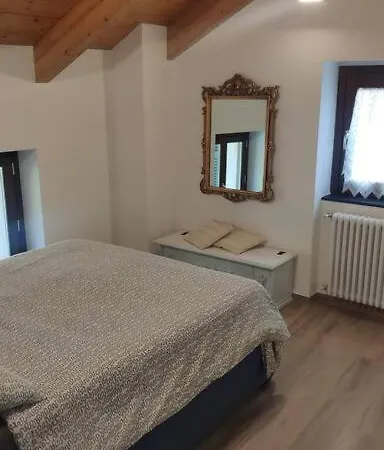 La Mansarda Di Crevari Appartamento *