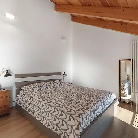 Apartament La Mansarda Di Crevari Genua